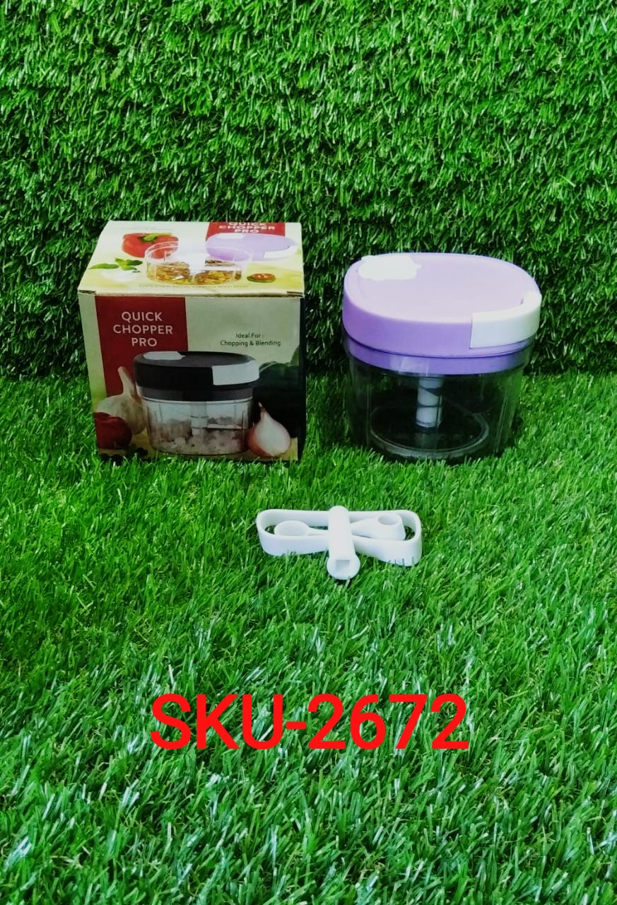 Kitchen chopper and slicer with a practical design for easy storage Kitchen chopper and slicer with a practical design for easy storage